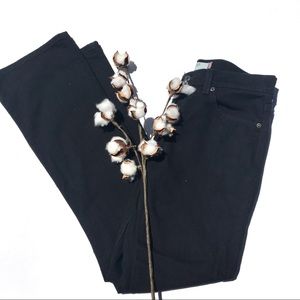 LEVI’S BOOTCUT JEANS